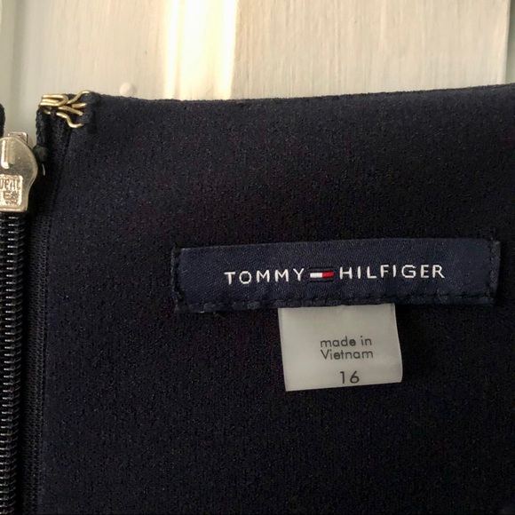 Tommy Hilfiger Bell Sleeve Scuba Dress - Picture 4 of 7